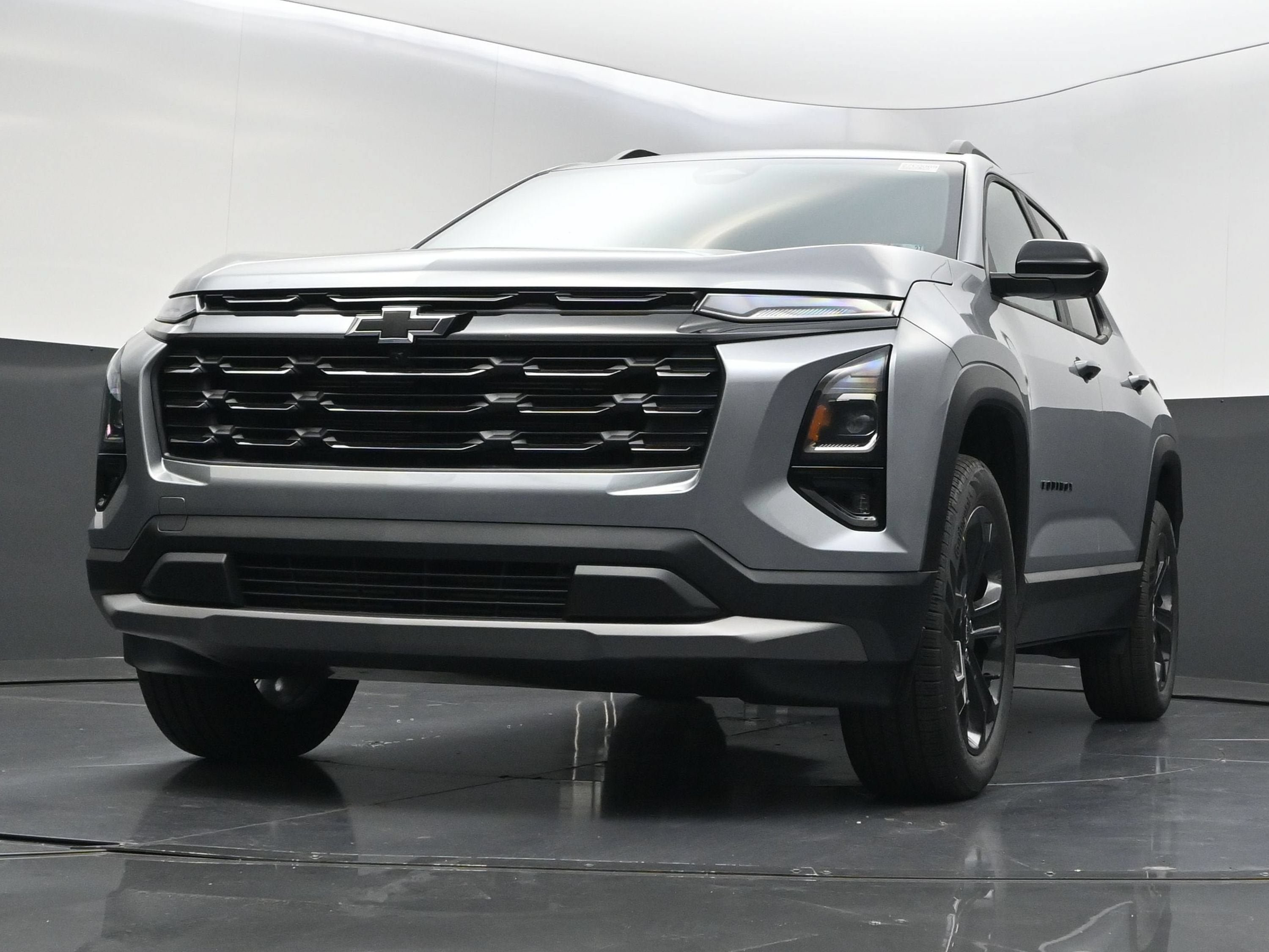 New 2027 Chevrolet Equinox LT w/ Convenience Package II FWD image 40