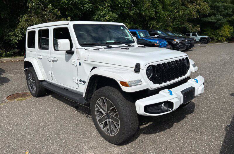 Used 2024 Jeep Wrangler High Altitude AWD/4WD image 2