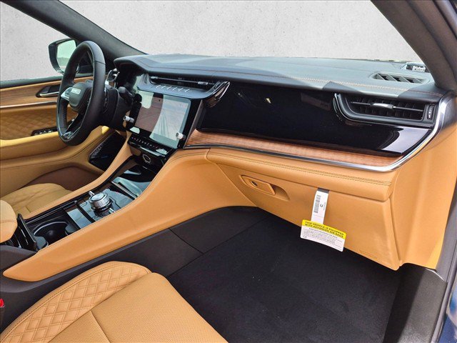 New 2026 Jeep Grand Cherokee Summit w/ Obsidian Package AWD/4WD image 18