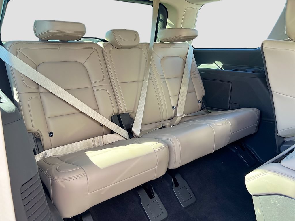 Used 2024 Lincoln Navigator Reserve AWD/4WD image 30
