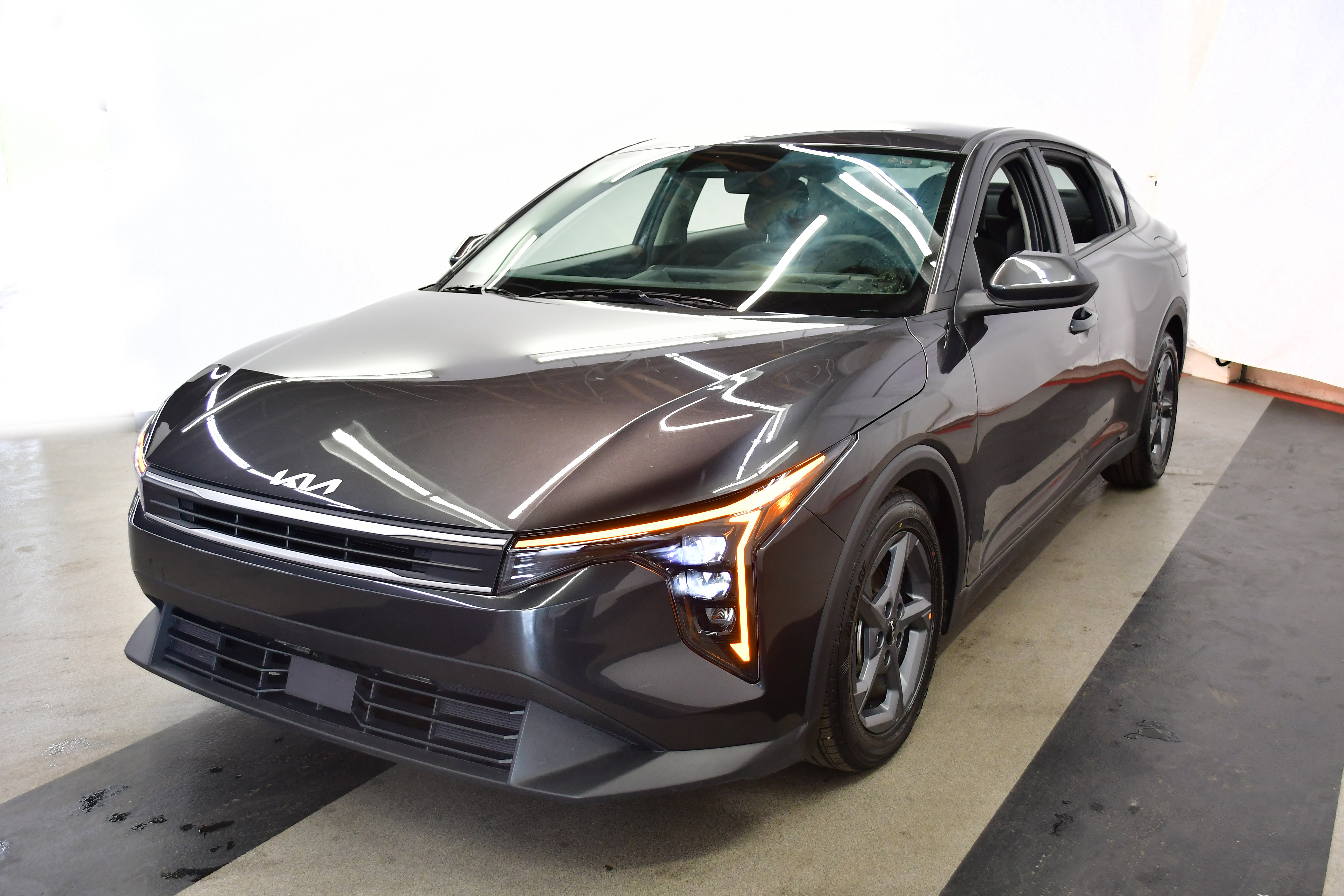 Used 2025 Kia K4 FWD image 4