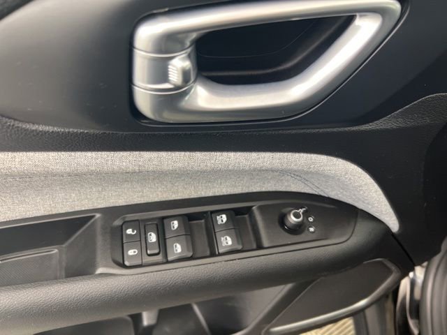 Used 2022 Jeep Compass Latitude image 13