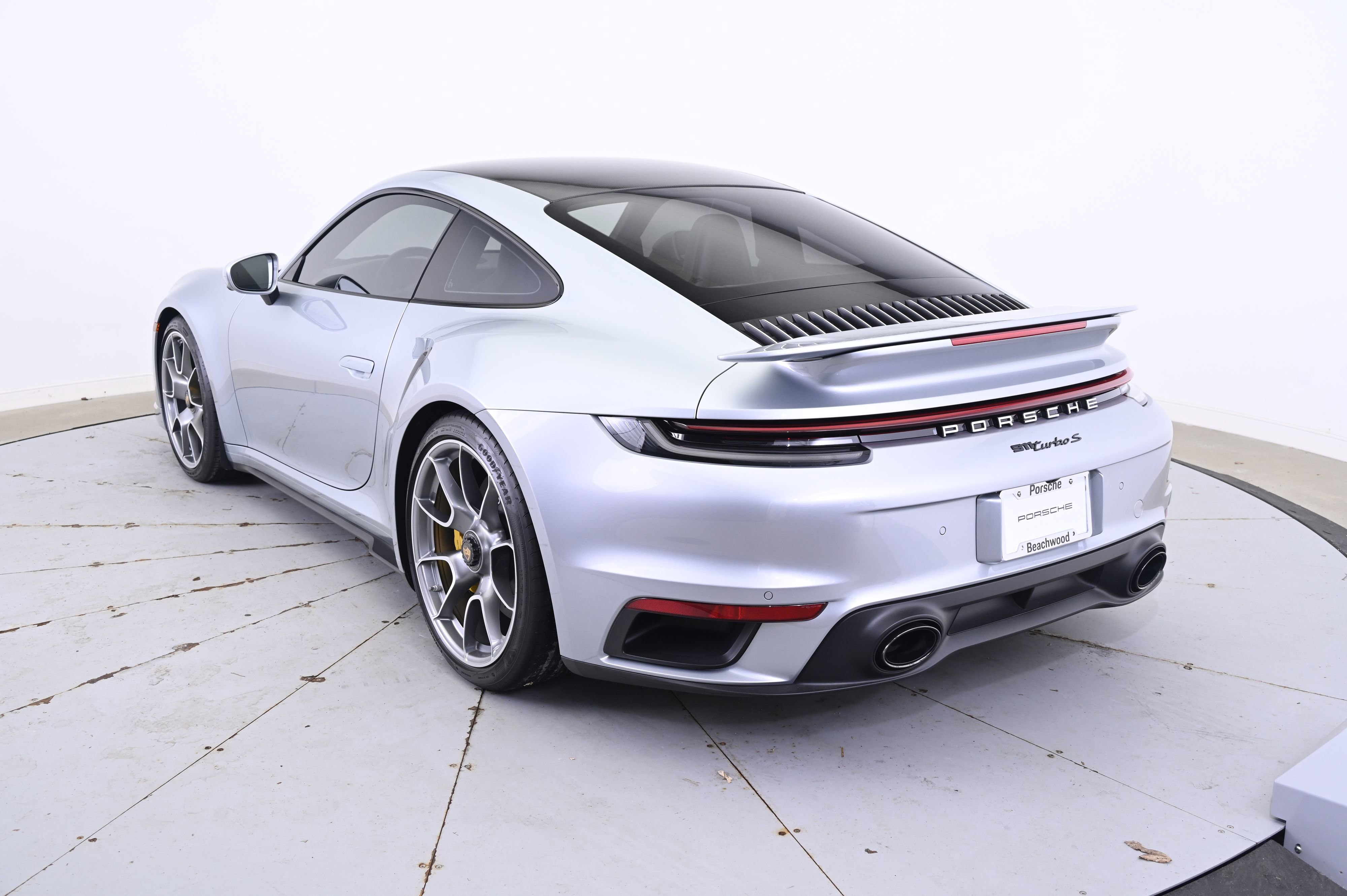 Used 2021 Porsche 911 Turbo image 3