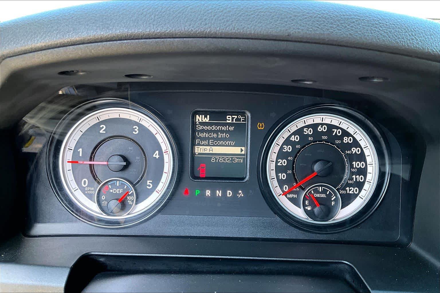 Used 2015 RAM 2500 Tradesman w/ Chrome Appearance Group AWD/4WD image 26