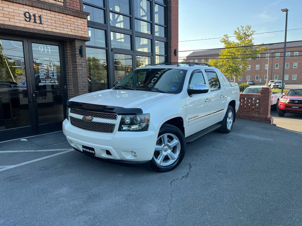 Used 2011 Chevrolet Avalanche LTZ AWD/4WD image 1