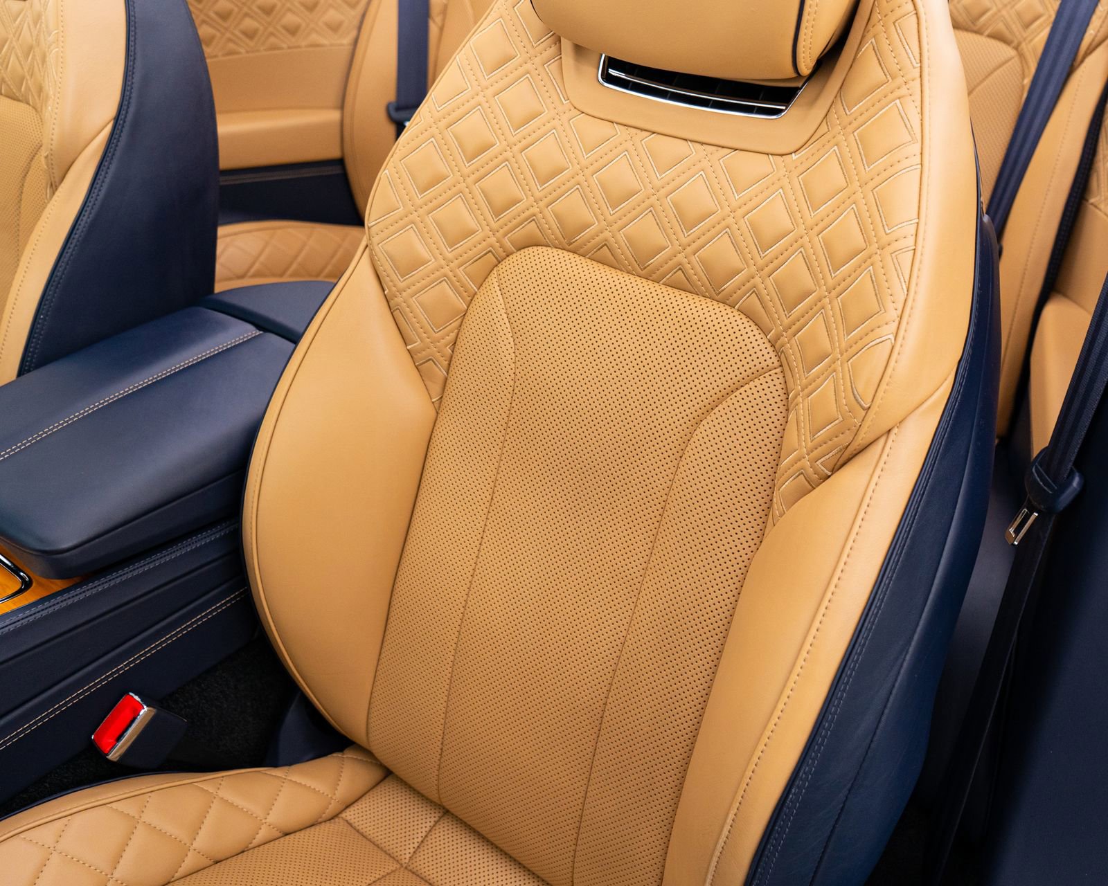 Used 2021 Bentley Continental GT AWD/4WD image 26