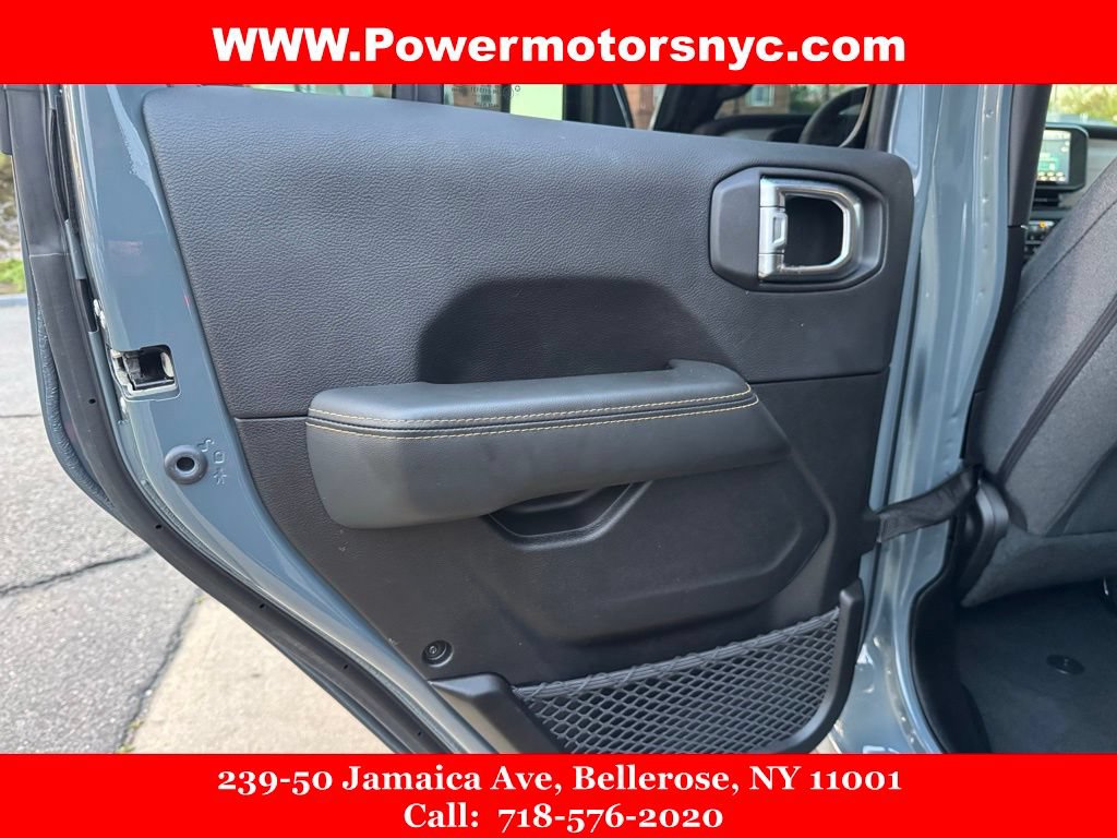 Used 2025 Jeep Wrangler Unlimited Sahara w/ Safety Group AWD/4WD image 25