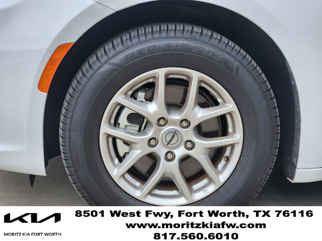 Used 2025 Chrysler Pacifica Select FWD image 9