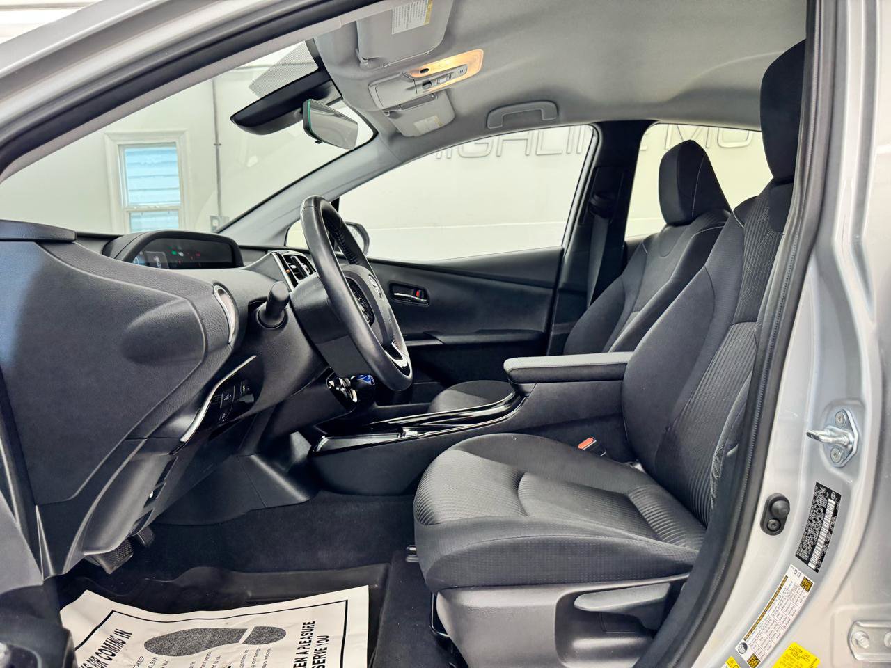 Used 2022 Toyota Prius Prime LE FWD image 10