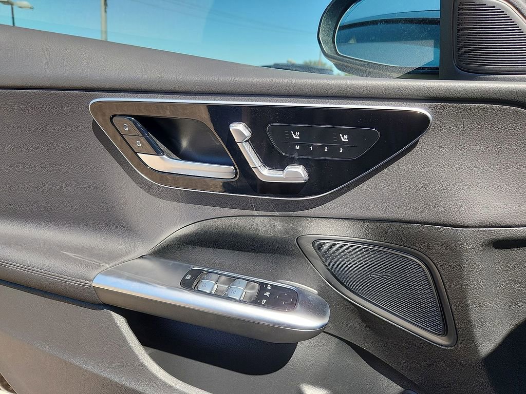 Used 2025 Mercedes-Benz C 300 Sedan image 17