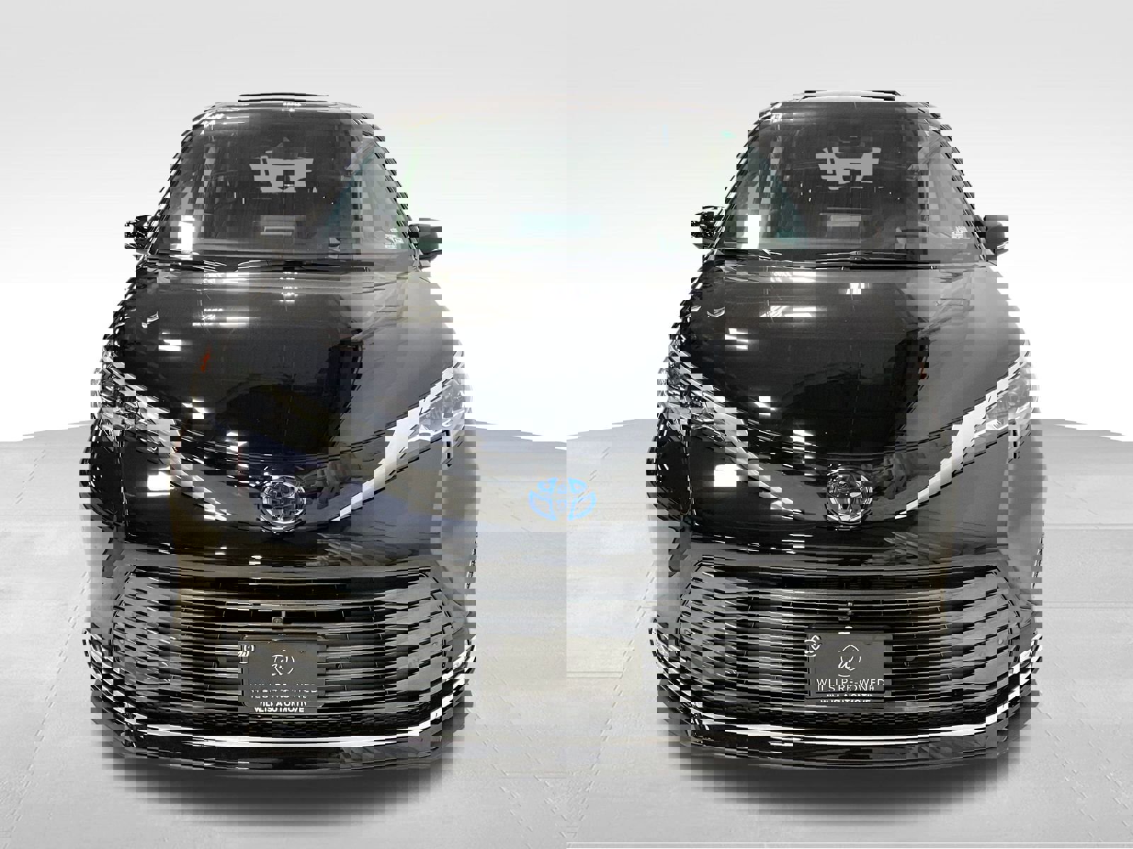 Used 2021 Toyota Sienna Limited image 2