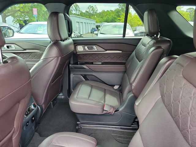 Used 2025 Ford Explorer Platinum w/ Ultimate Package image 29