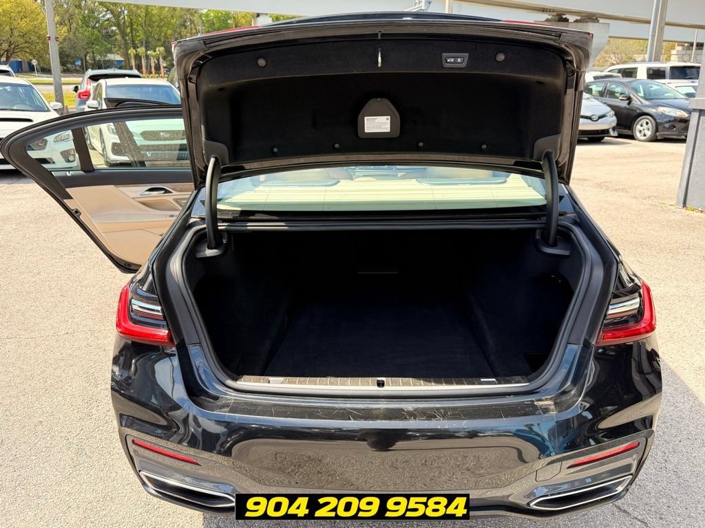 Used 2020 BMW 740i w/ Luxury Rear Seating Package RWD image 40