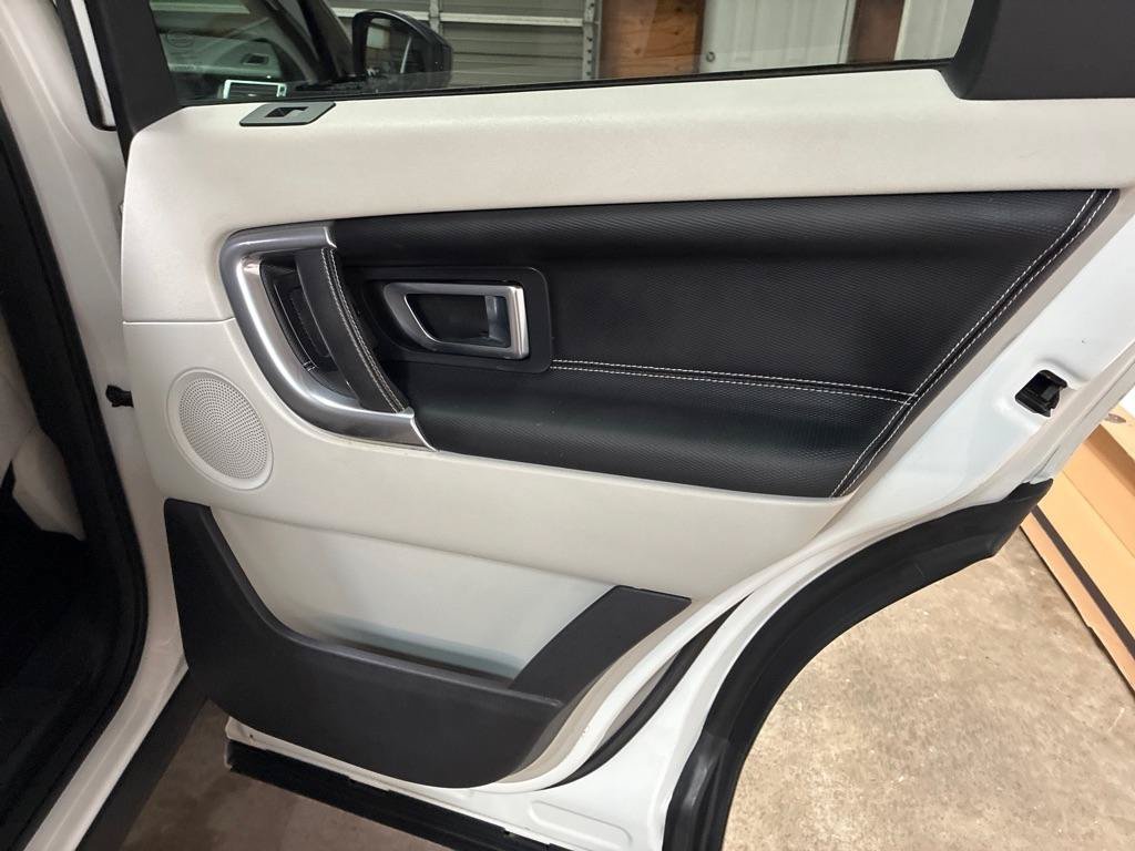 Used 2017 Land Rover Discovery Sport HSE AWD/4WD image 28