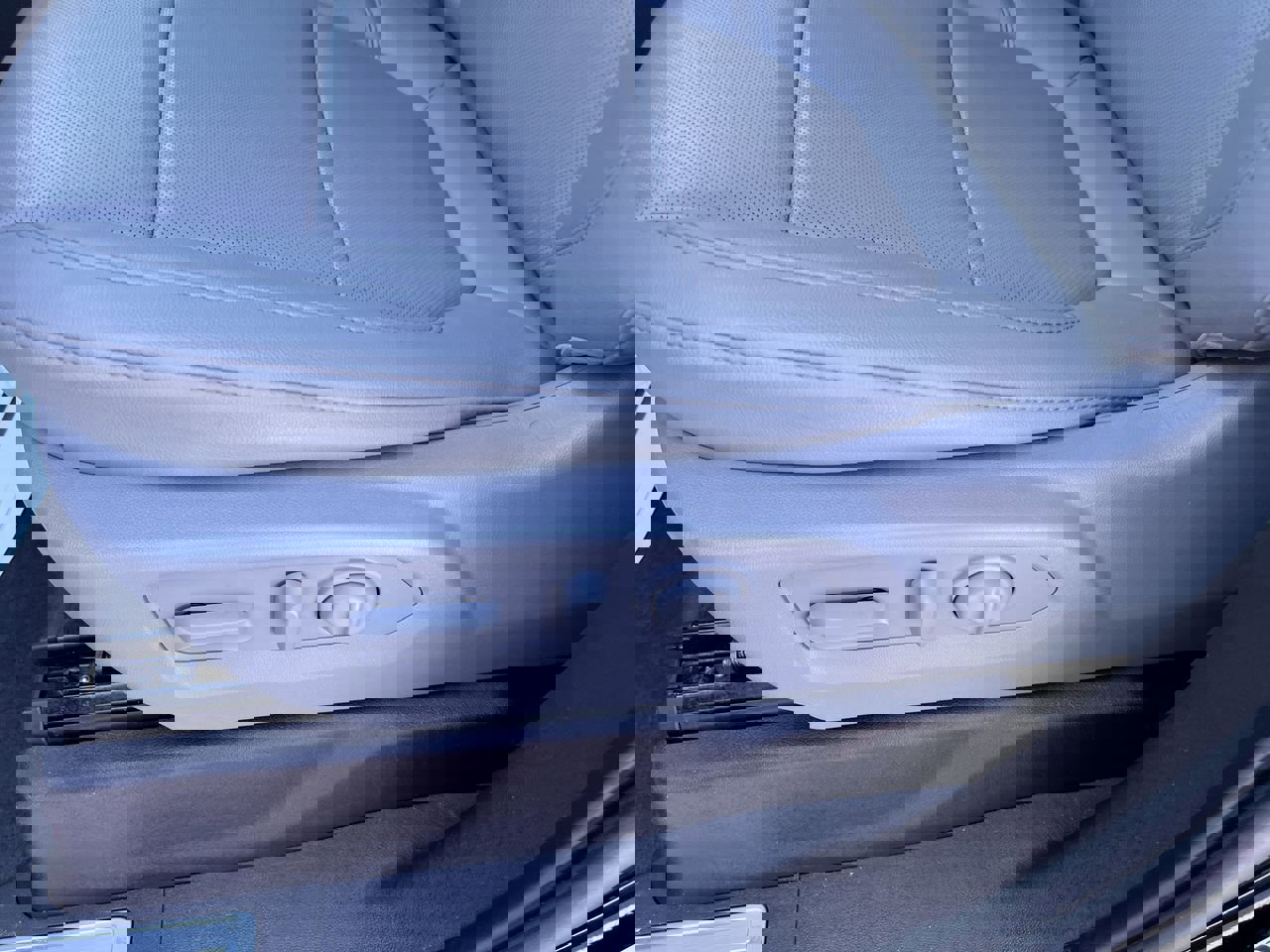 Used 2021 GMC Sierra 1500 SLT w/ SLT Premium Package RWD image 13