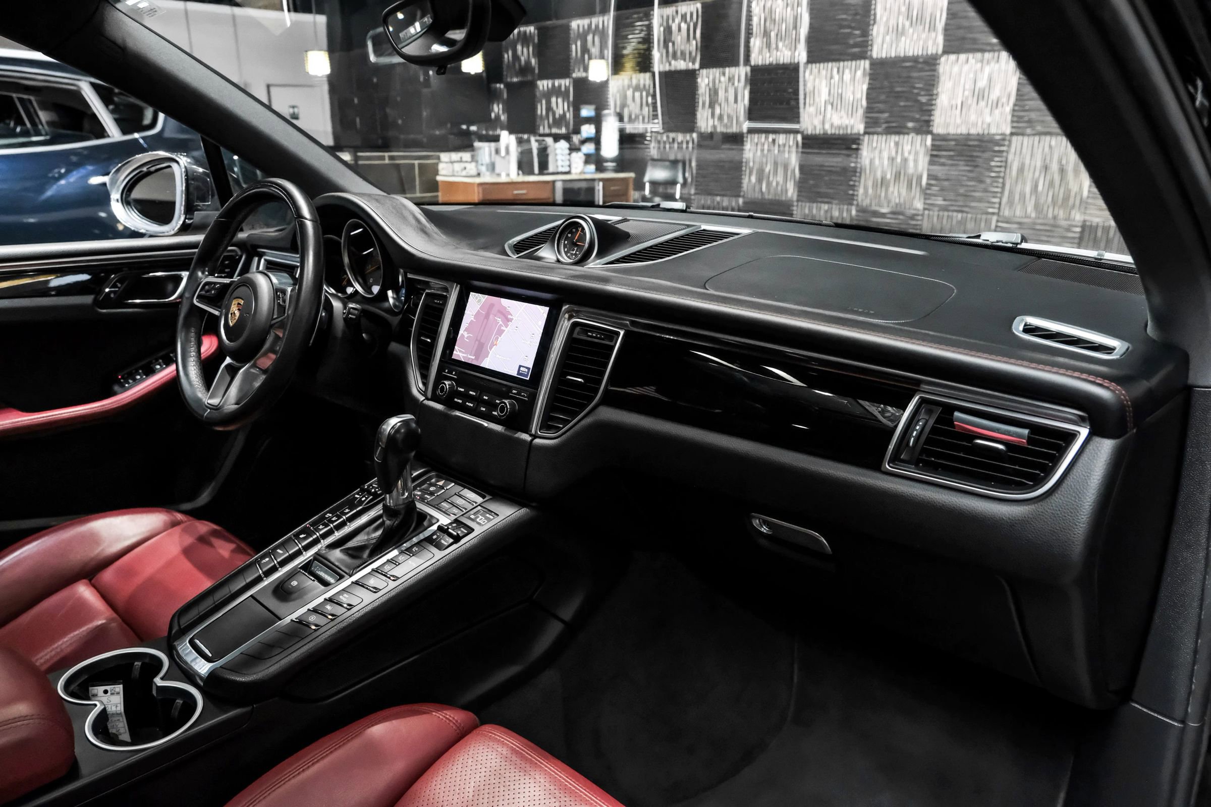 Used 2017 Porsche Macan S image 15