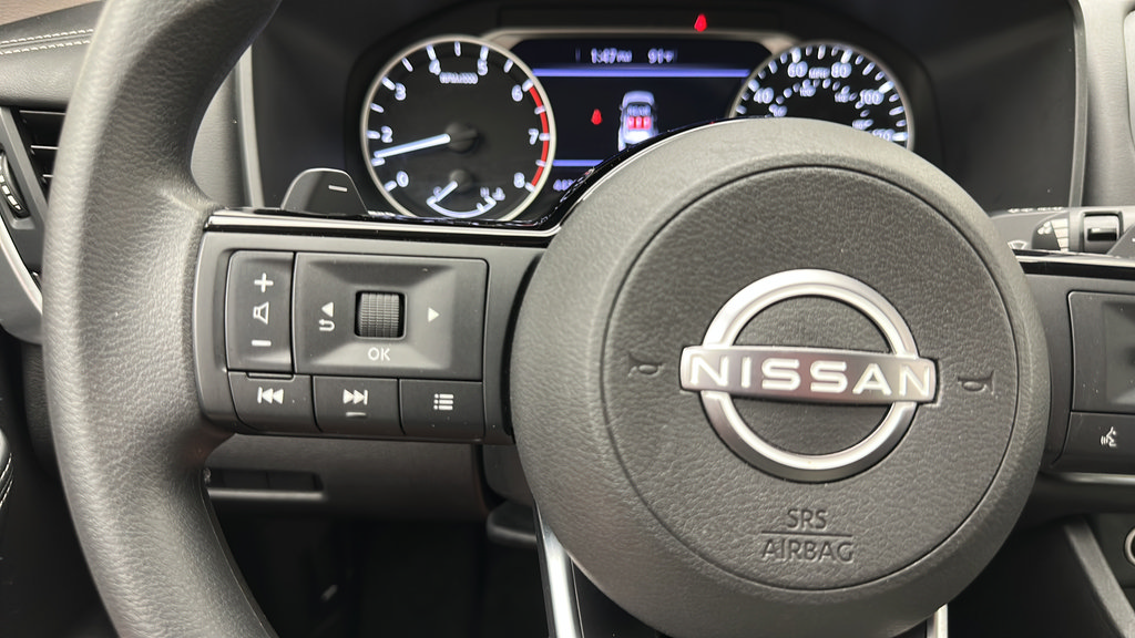 Used 2023 Nissan Rogue SV AWD/4WD image 18