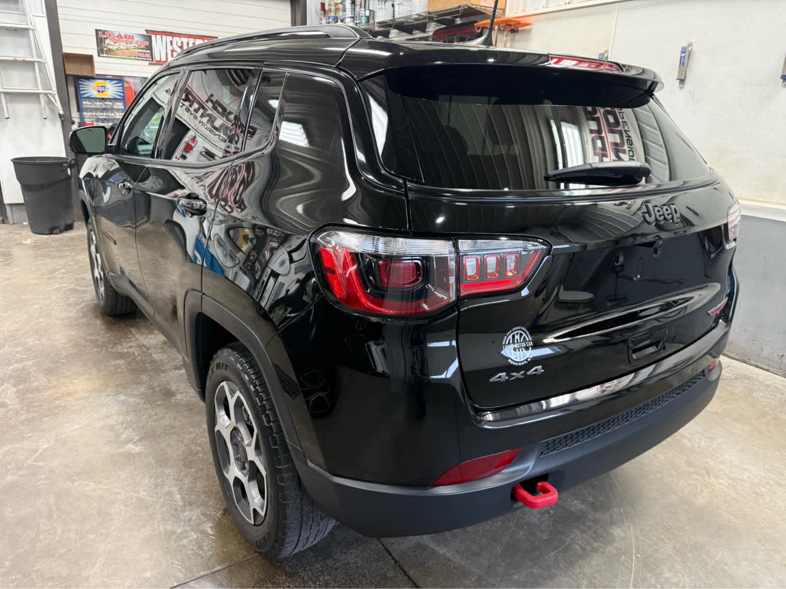 Used 2022 Jeep Compass Trailhawk AWD/4WD image 7