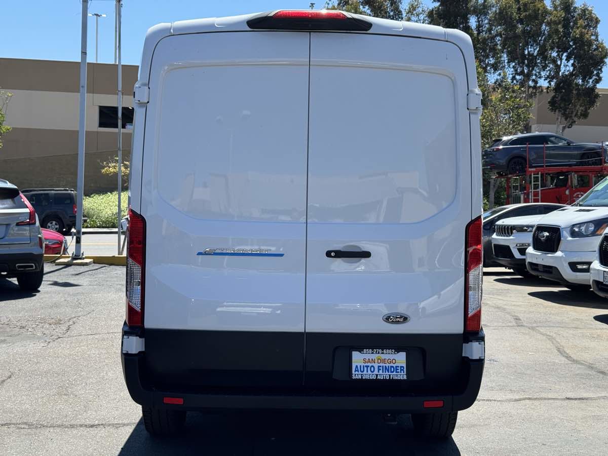 Used 2023 Ford E-Transit Medium Roof image 10