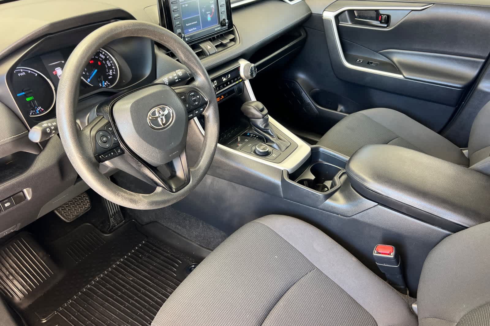 Used 2021 Toyota RAV4 LE AWD/4WD image 11