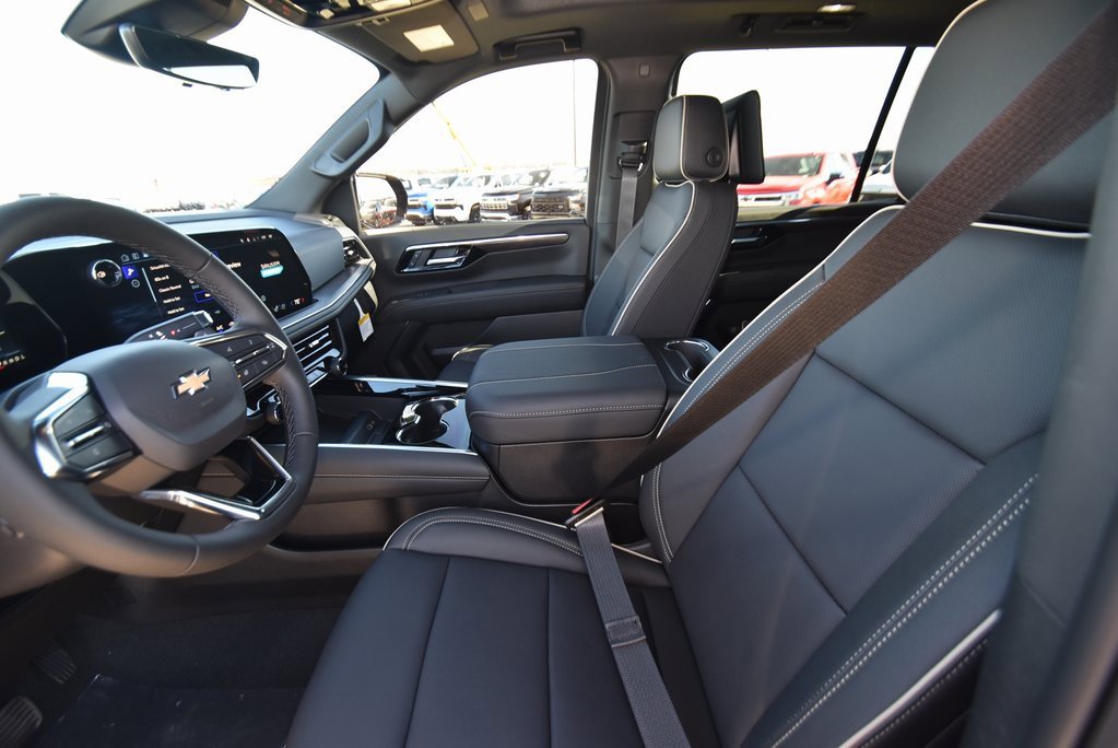 New 2026 Chevrolet Suburban Premier image 9