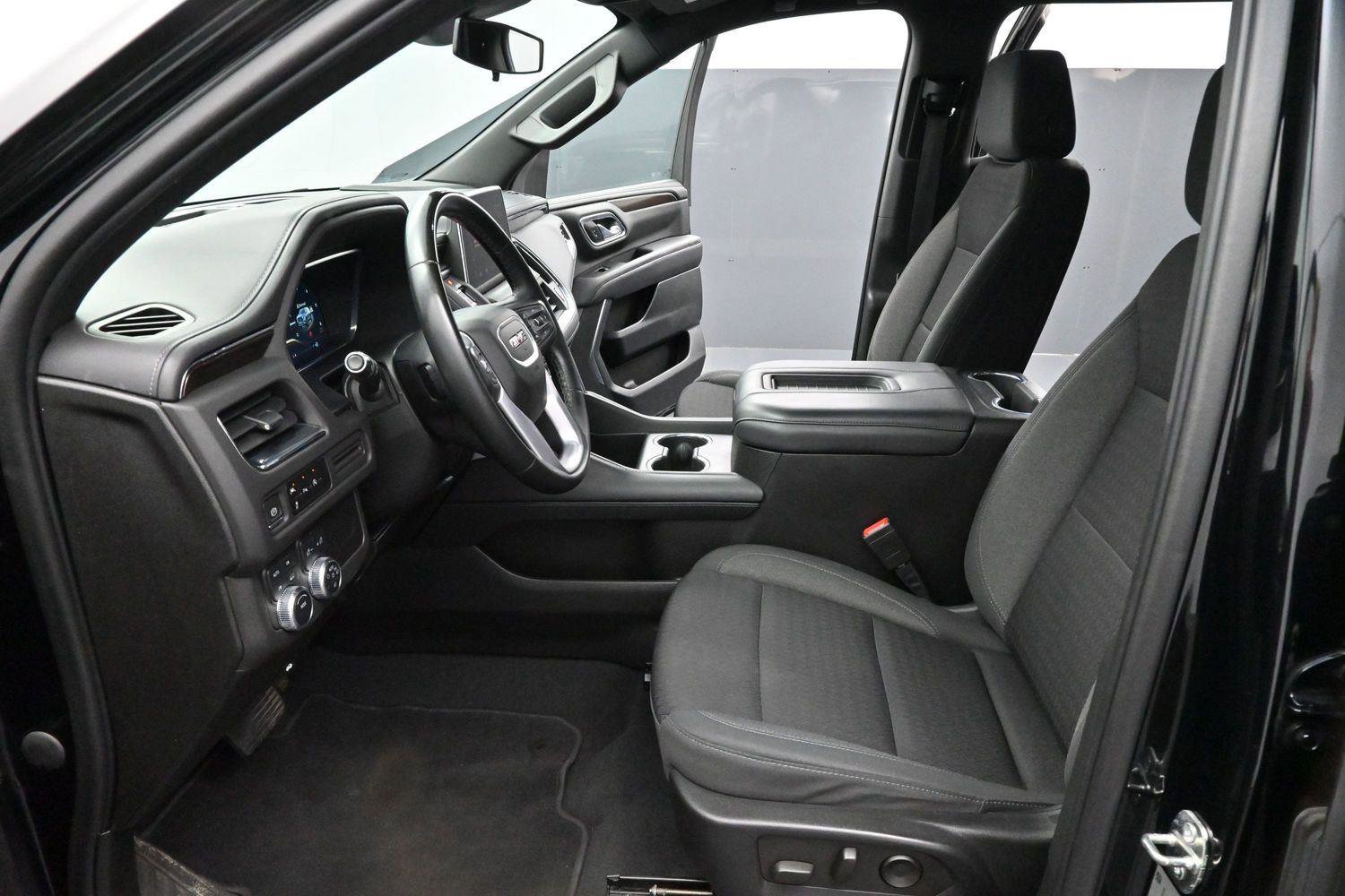 Used 2023 GMC Yukon XL SLE w/ Gmc Pro Safety Plus Package AWD/4WD image 12