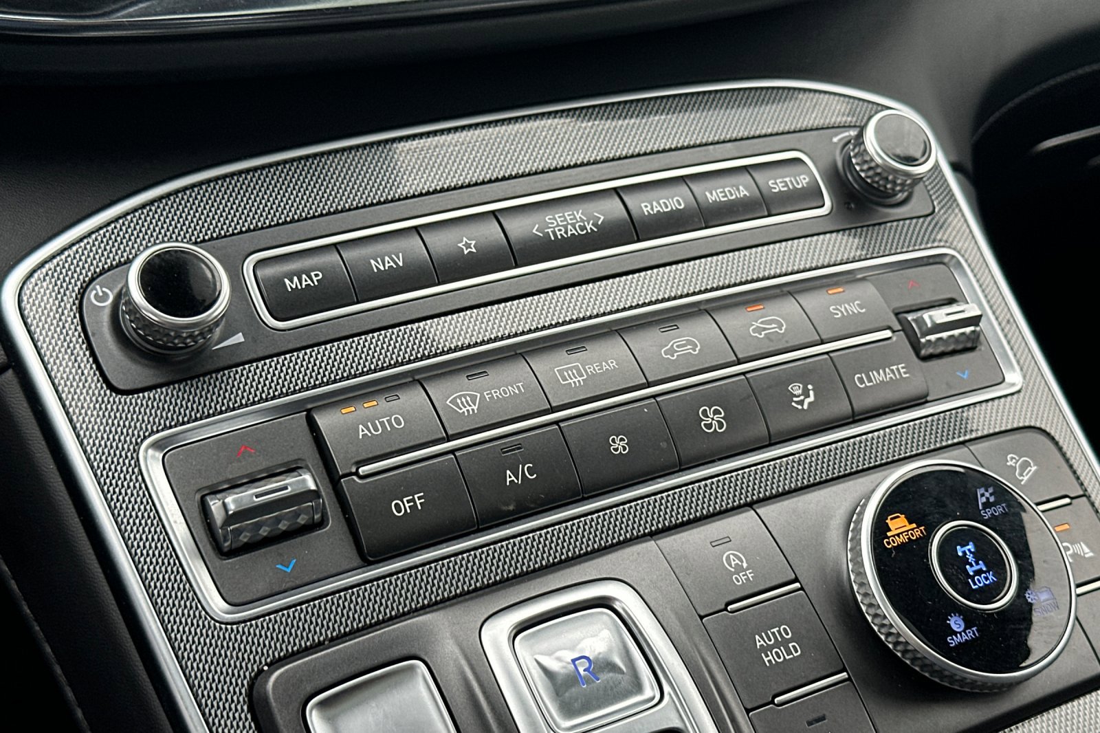 Used 2023 Hyundai Santa Fe Limited image 22