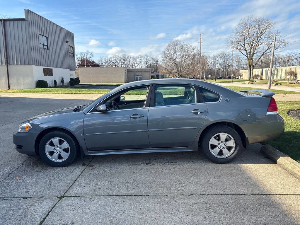 Used 2009 Chevrolet Impala LT w/ Luxury Edition Package image 4