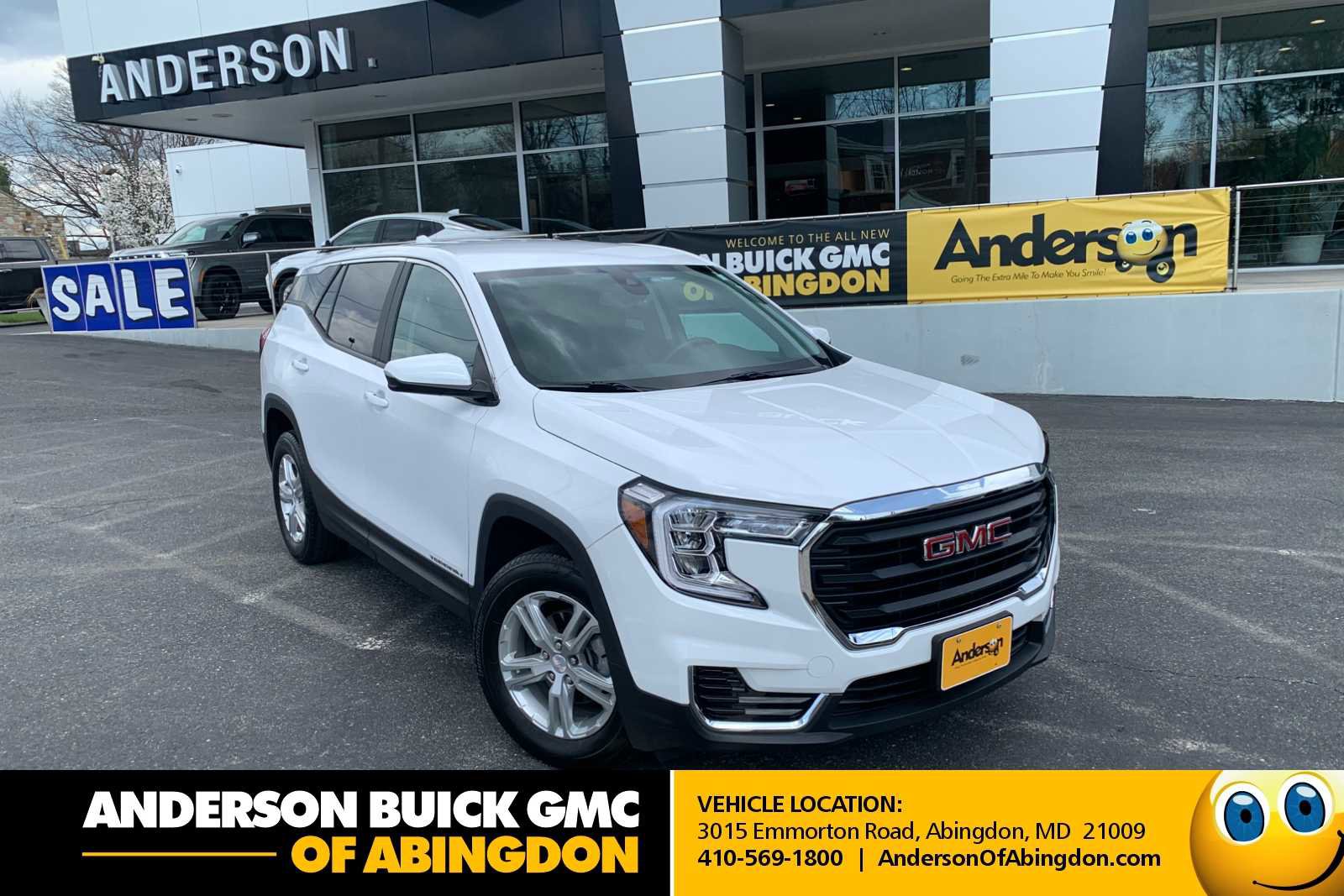 Used 2023 GMC Terrain SLE image 1