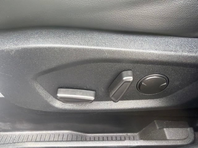 Used 2022 Ford Edge Titanium AWD/4WD image 12