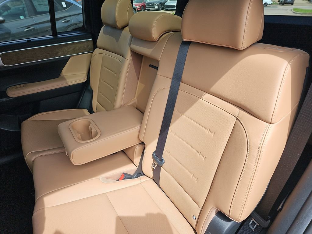 Used 2025 Hyundai Santa Fe Limited image 14