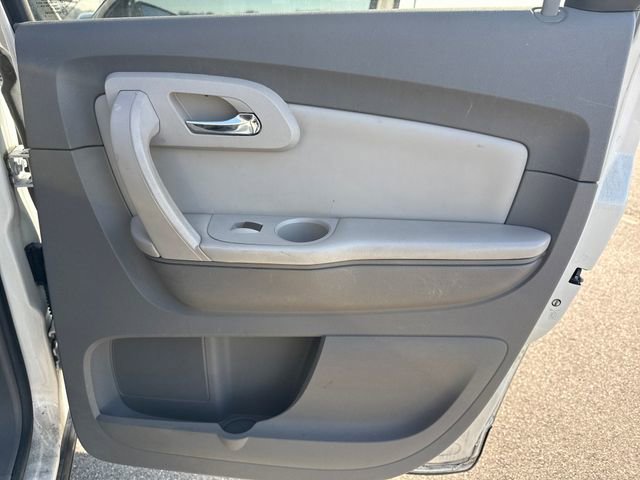 Used 2011 Chevrolet Traverse LT w/ White Premiere Package FWD image 17