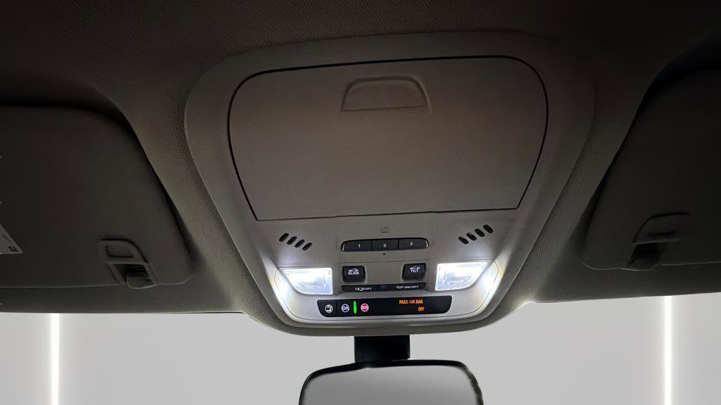 Used 2020 Buick Enclave Essence w/ Sport Touring Edition image 18