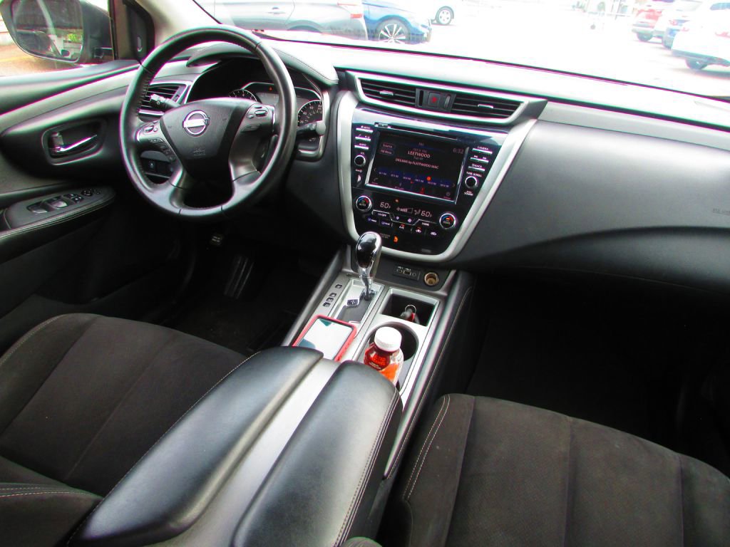 Used 2020 Nissan Murano SV image 19