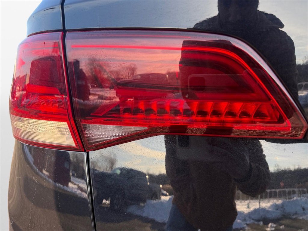 Used 2024 Volkswagen Taos SE image 21