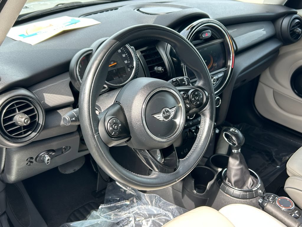 Used 2015 MINI Cooper 4-Door Hardtop FWD image 13