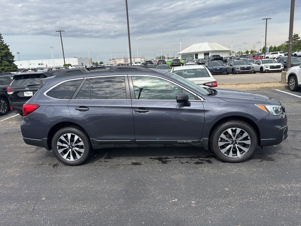 Used 2016 Subaru Outback 3.6R Limited AWD/4WD image 2