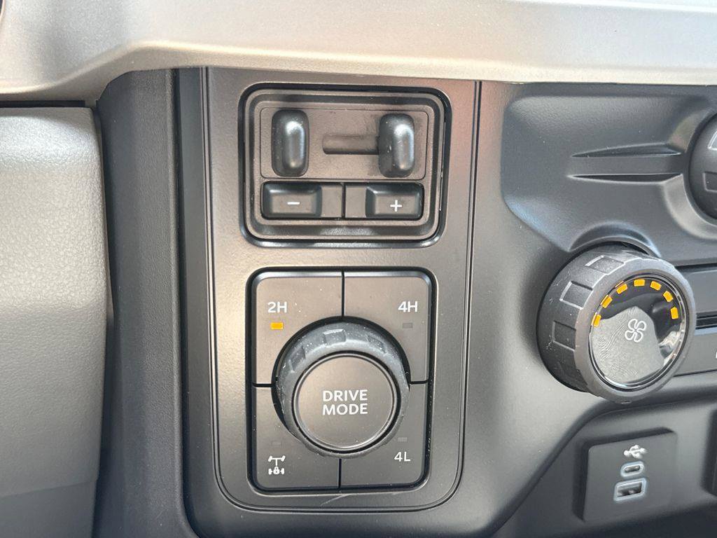 New 2026 Ford F250 XL w/ STX Appearance Package AWD/4WD image 31