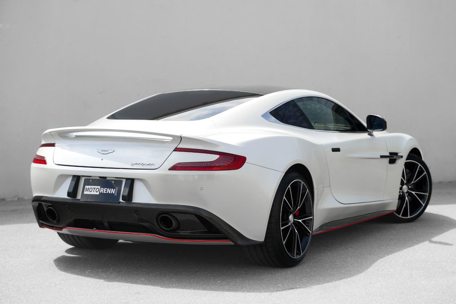 Used 2014 Aston Martin Vanquish Coupe image 4