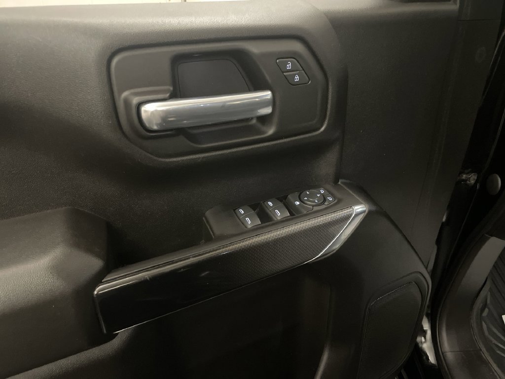 Used 2021 Chevrolet Silverado 1500 Custom Trail Boss w/ Midnight Edition AWD/4WD image 15