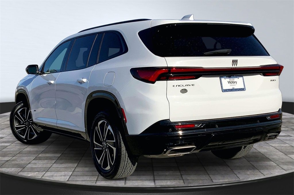 Used 2025 Buick Enclave Sport Touring image 7