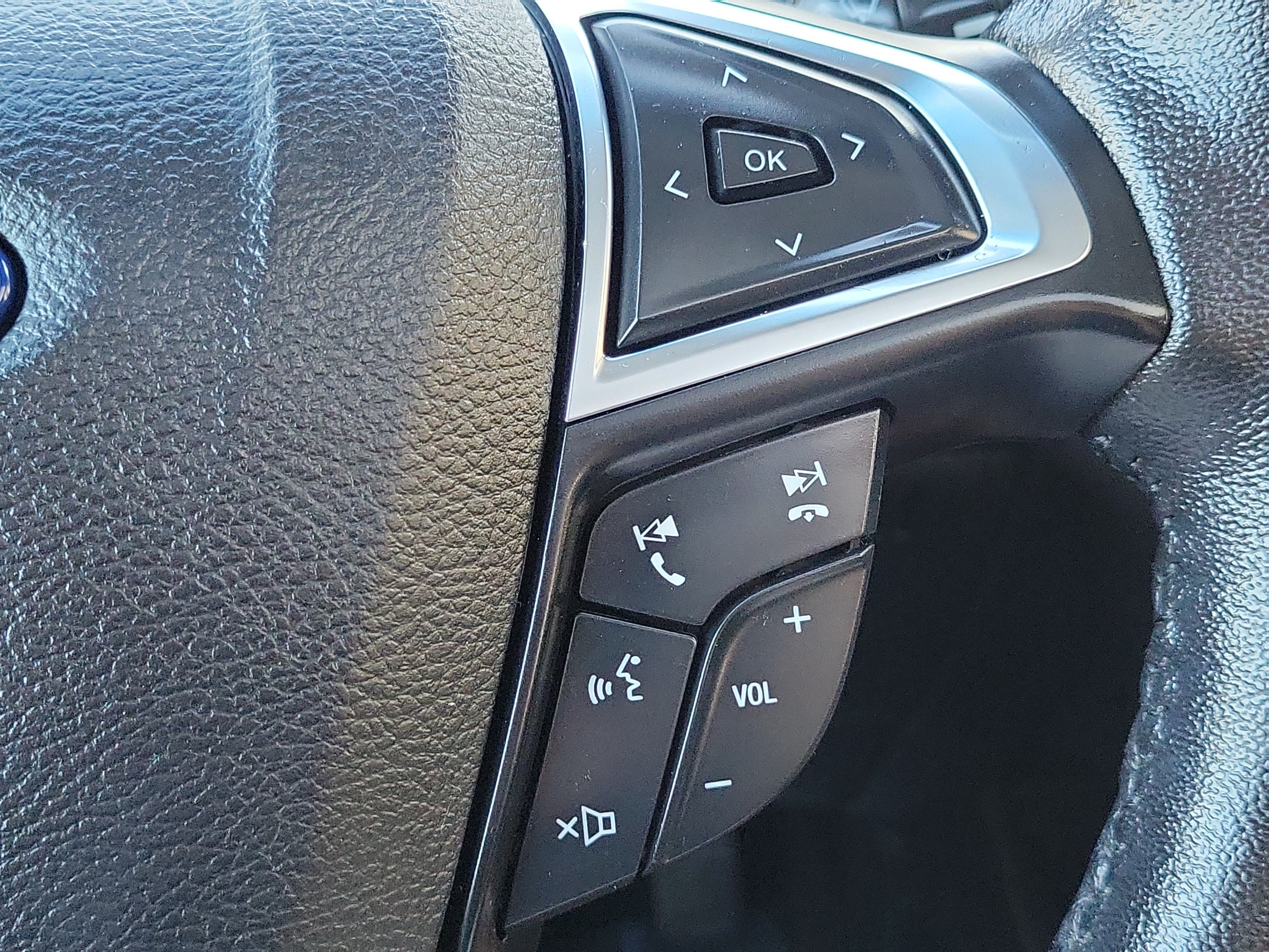 Used 2019 Ford Edge Titanium w/ Equipment Group 301A FWD image 27