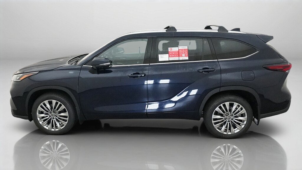 New 2026 Toyota Highlander Platinum AWD/4WD image 3