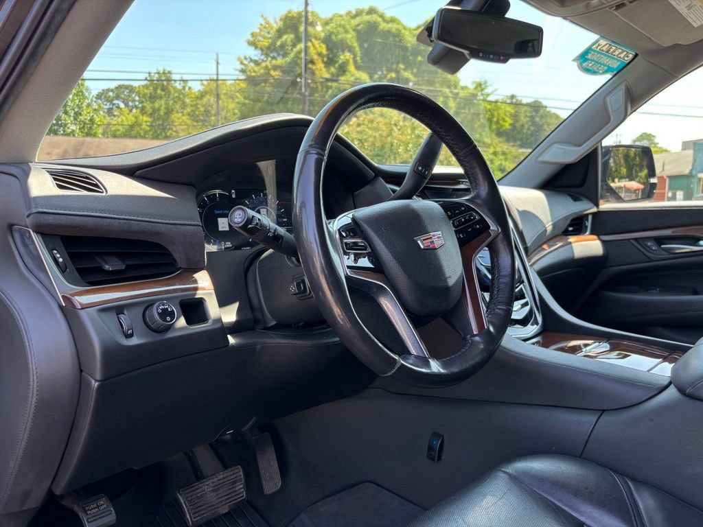 Used 2020 Cadillac Escalade 2WD image 18