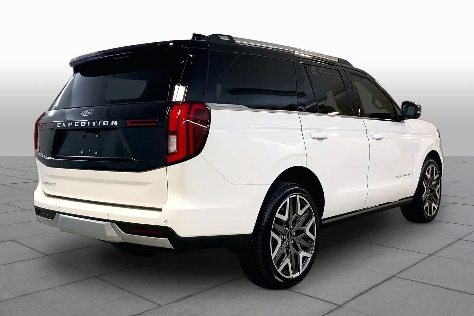 Used 2026 Ford Expedition Platinum w/ Platinum Ultimate Package AWD/4WD image 12