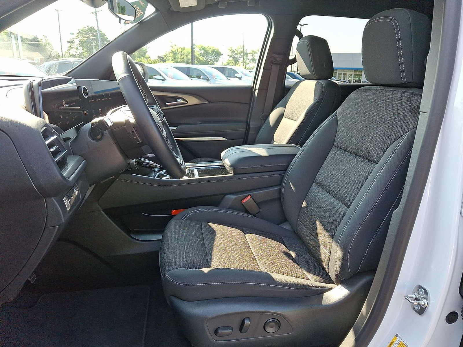 Certified 2024 Chevrolet Traverse LT AWD/4WD image 11