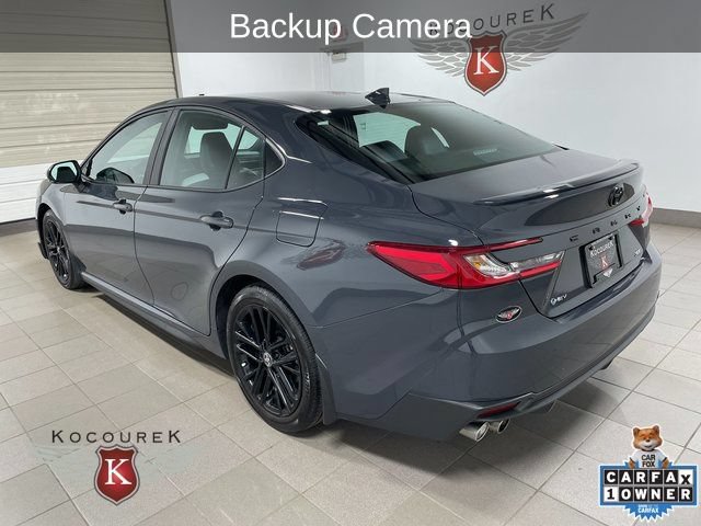 Used 2025 Toyota Camry SE w/ Convenience Package FWD image 4