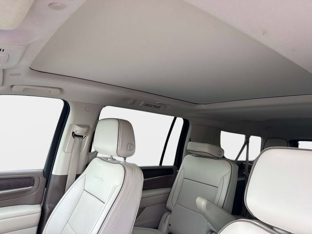 Used 2023 GMC Yukon XL Denali AWD/4WD image 18