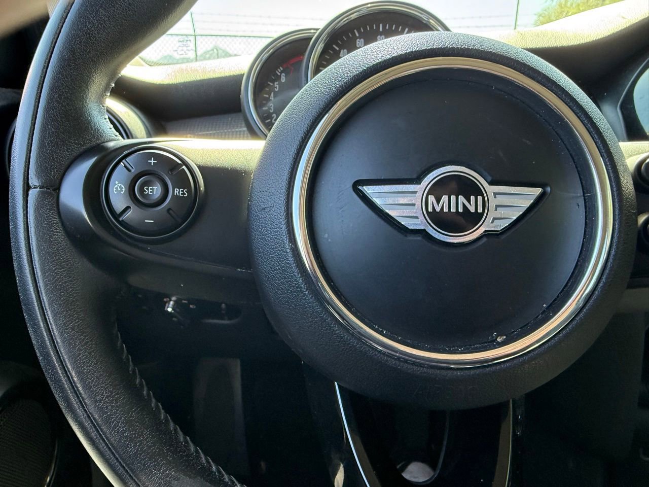 Used 2015 MINI Cooper 4-Door Hardtop FWD image 15