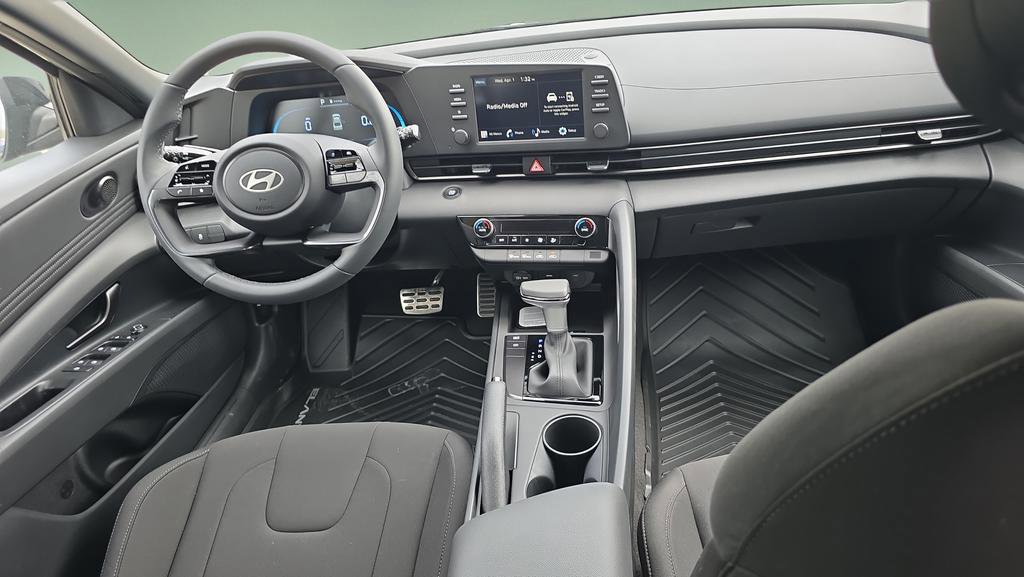 New 2026 Hyundai Elantra Sport FWD image 22